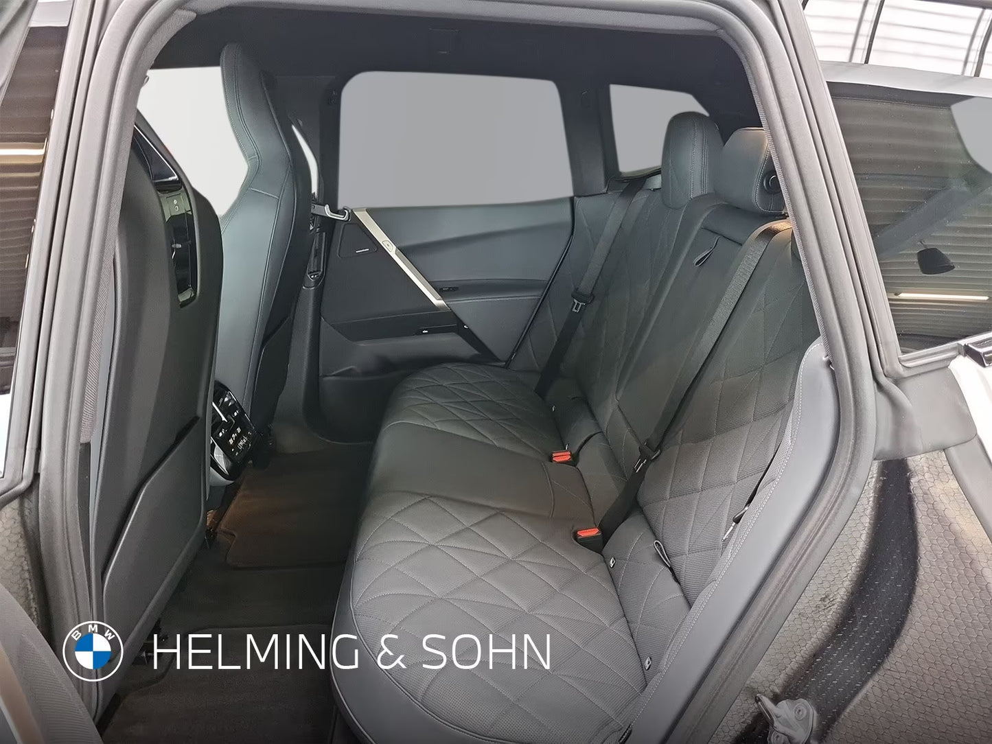 BMW iX40 x-Drive M-Sport Package Mineralweiss