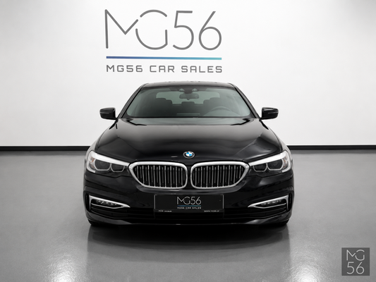 BMW 530i xDrive Luxury Line Black Sapphire Metallic - BMW