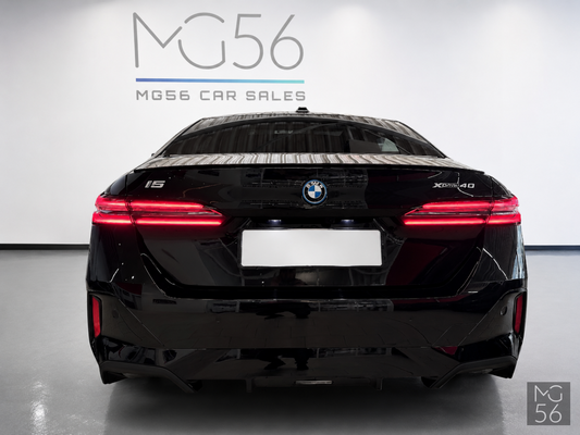 BMW i5 xDrive40 G60 M Sport Adaptive Suspension Pro Black Sapphire Metallic - BMW