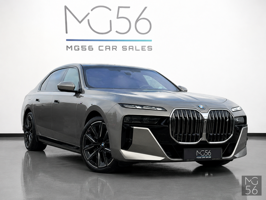 BMW i7 xDrive60 G70 400 kW M Sport Executive Lounge Bowers & Wilkins Diamond Surround Sound System 4s Oxide Grey II