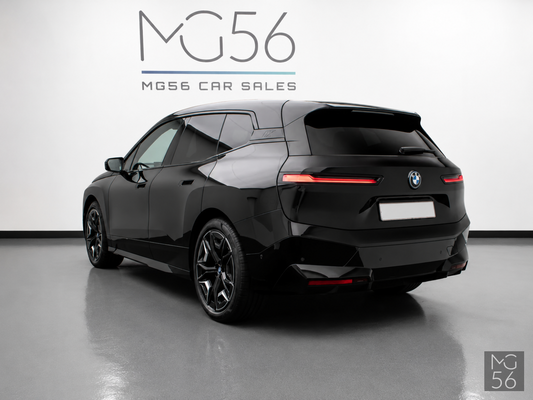 BMW iX xDrive40 Sport Package Sky Lounge Soft-Close Black Sapphire Metallic - BMW
