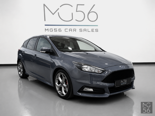 Ford Focus ST 2.0 EcoBoost Recaro Manual Stealth - Ford