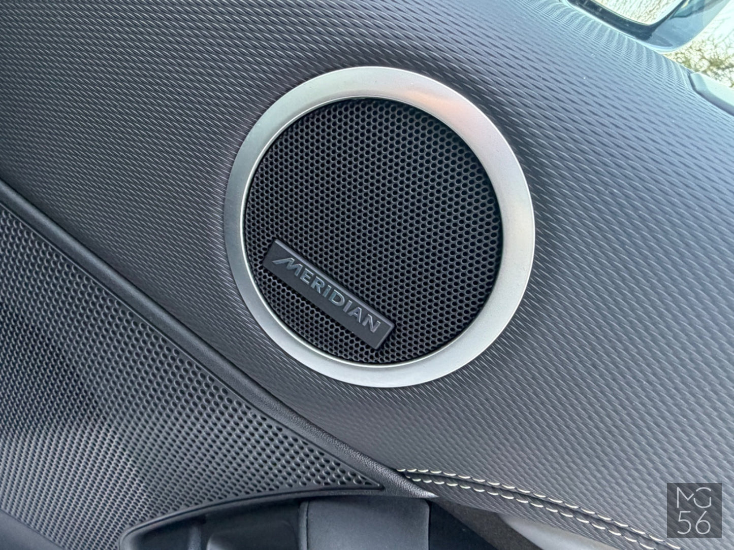 Land Rover Discovery 5 3.0L AWD R-Dynamic 8-Speed Land Rover