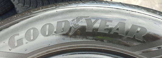 Triangle Advantex SUV - 235.65/R18 (2x) Goodyear Eagle F1 - 235/65/R18 (2x) - R18