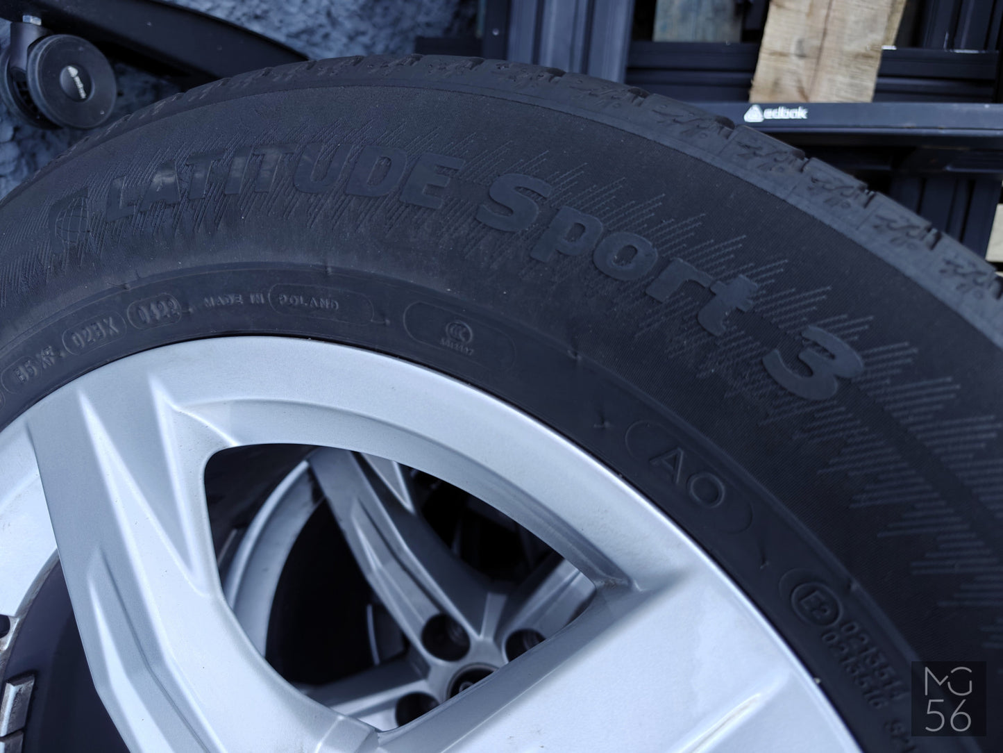 18’’ OEM Audi Q5 8R (~2008–2017) - R18