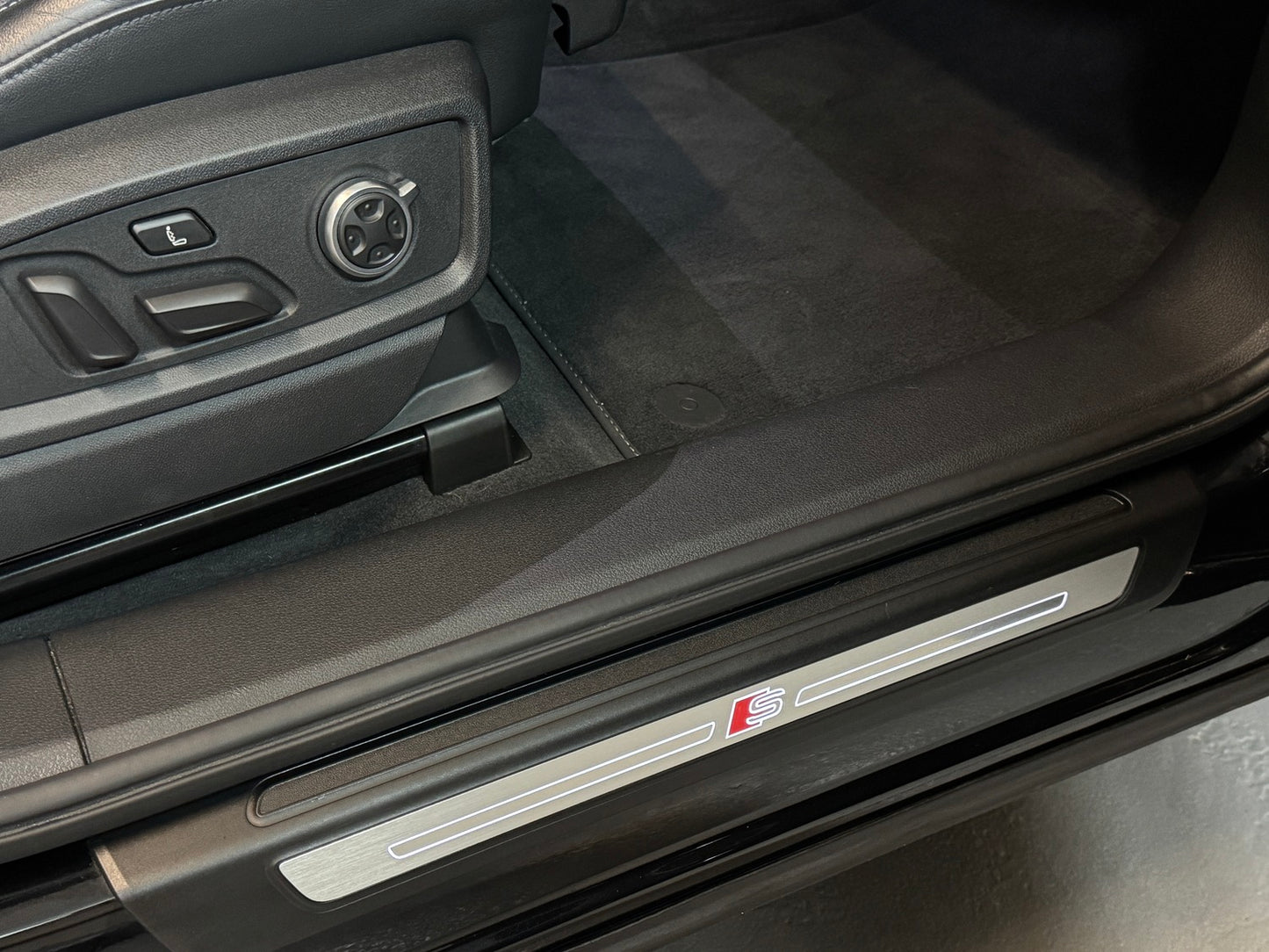 Audi Q5 50 TFSI E-Tron S-Line Quattro S-tronic Black