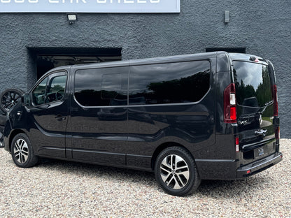 Renualt Trafic L2 8 seats