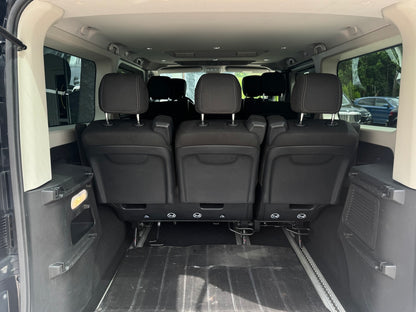 Renualt Trafic L2 8 seats