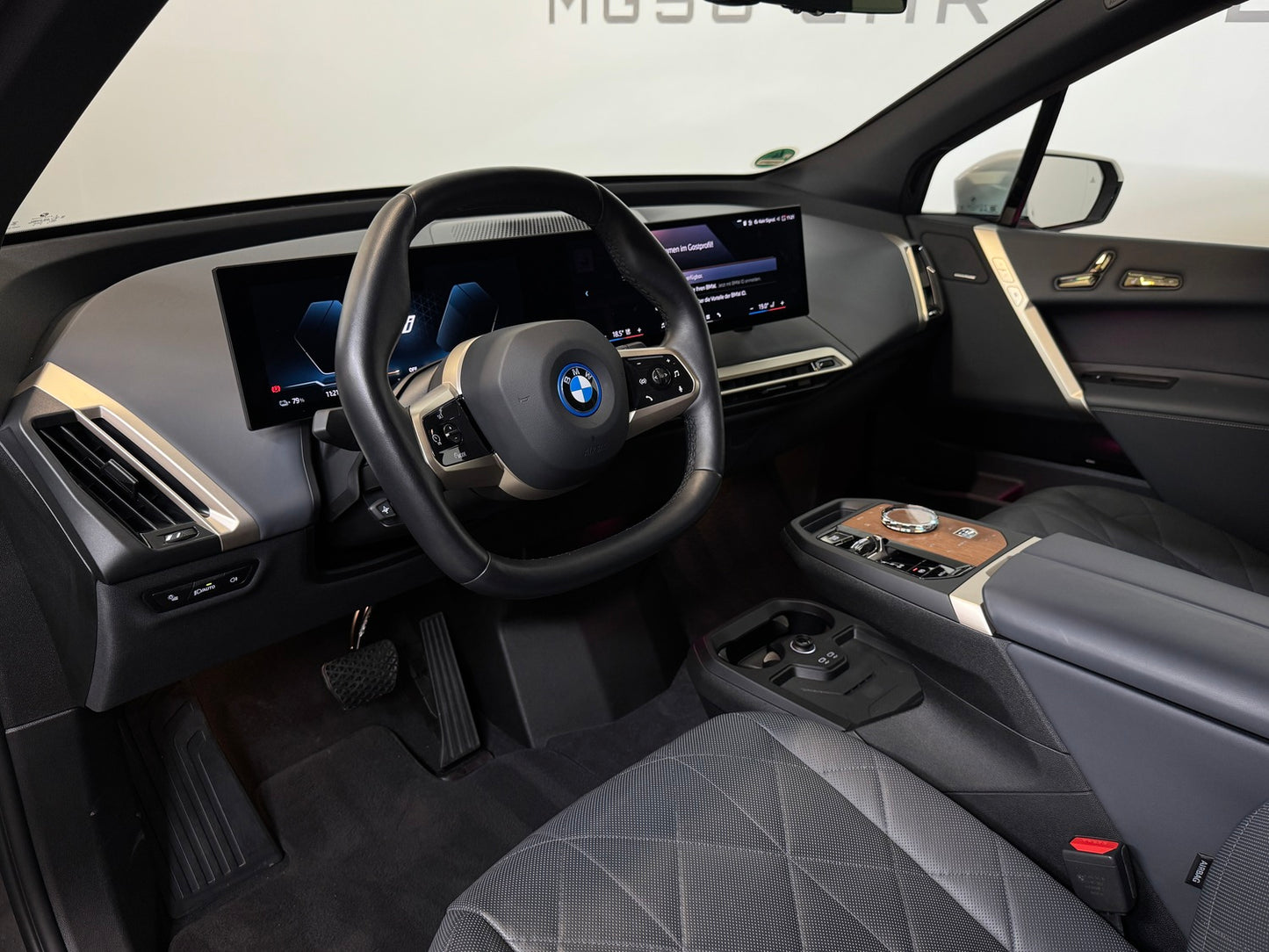 BMW iX 50 M-Sport Package x-Drive