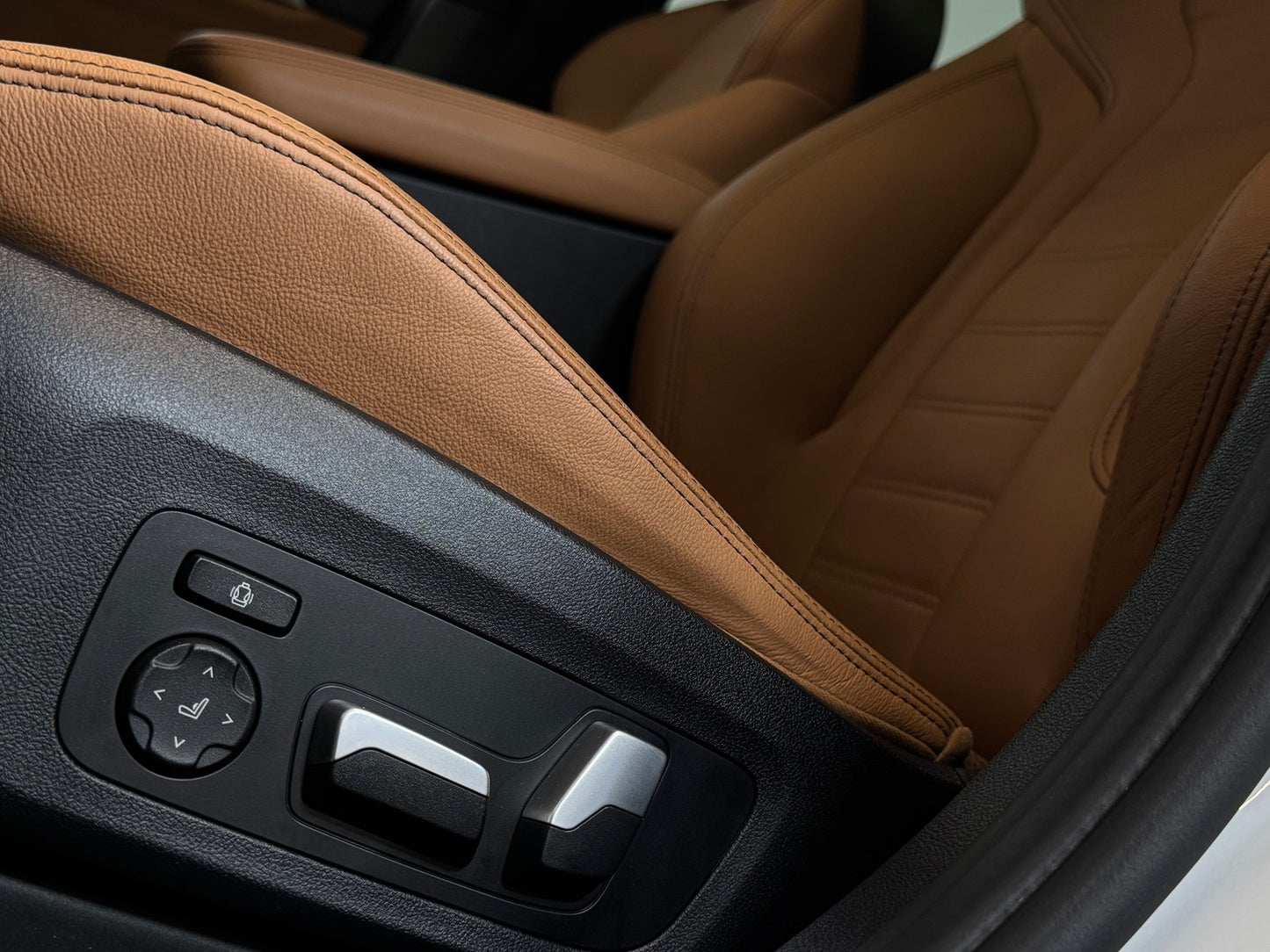 BMW X3 x-Drive30e M-Sport Package Plug-in Hybrid M-Sport Seats