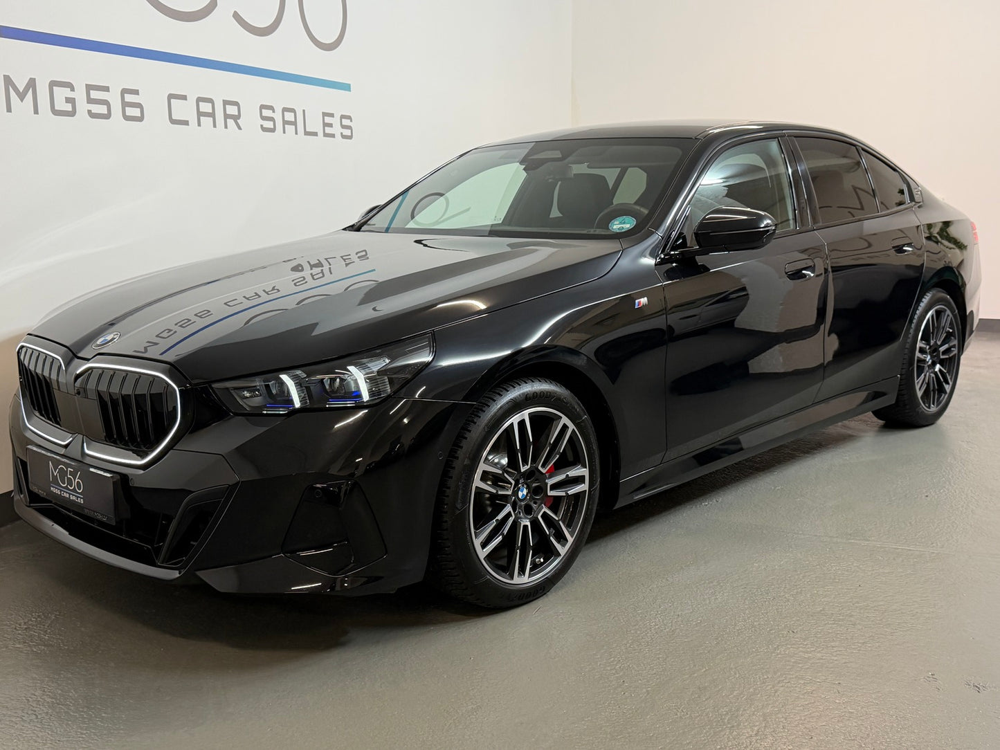BMW G60 520i MHEV 218hp M-Sport Package Pro Black