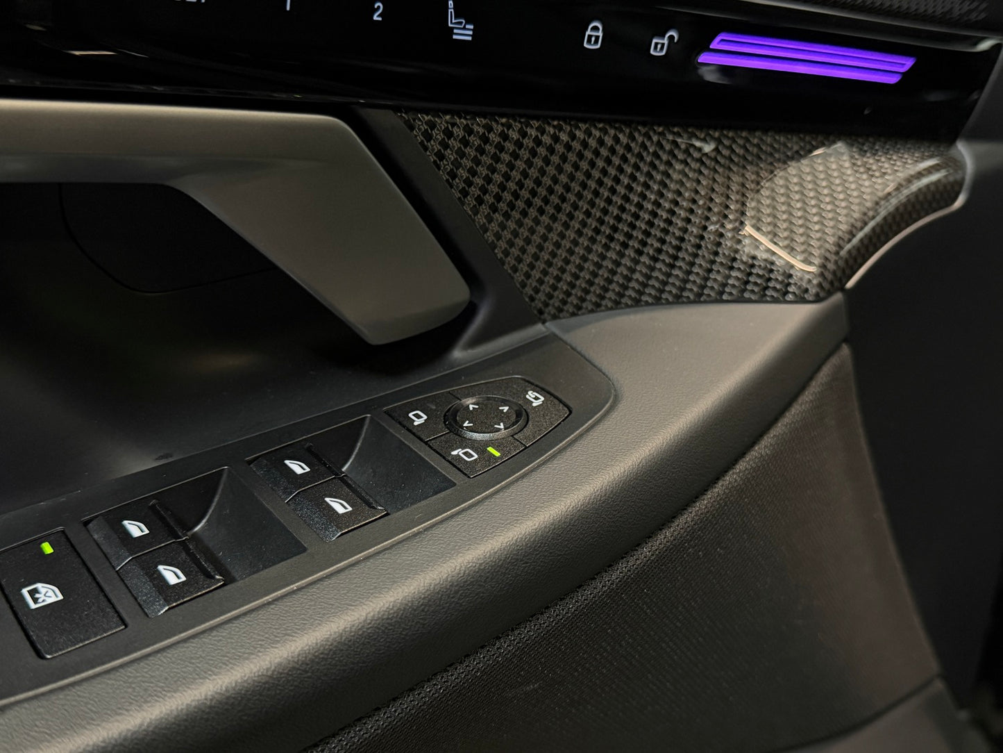 BMW G60 520i MHEV 218hp M-Sport Package Pro Black