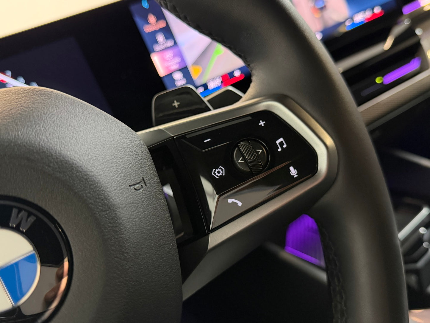 BMW G60 520i MHEV 218hp M-Sport Package Pro Black