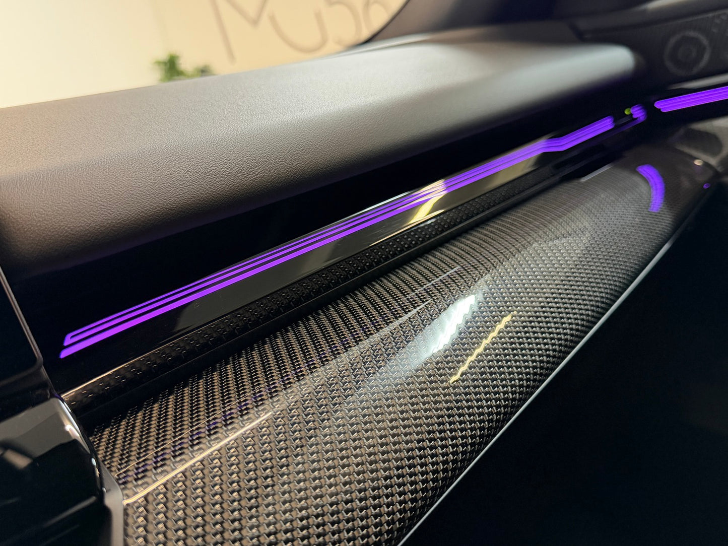 BMW G60 520i MHEV 218hp M-Sport Package Pro Black