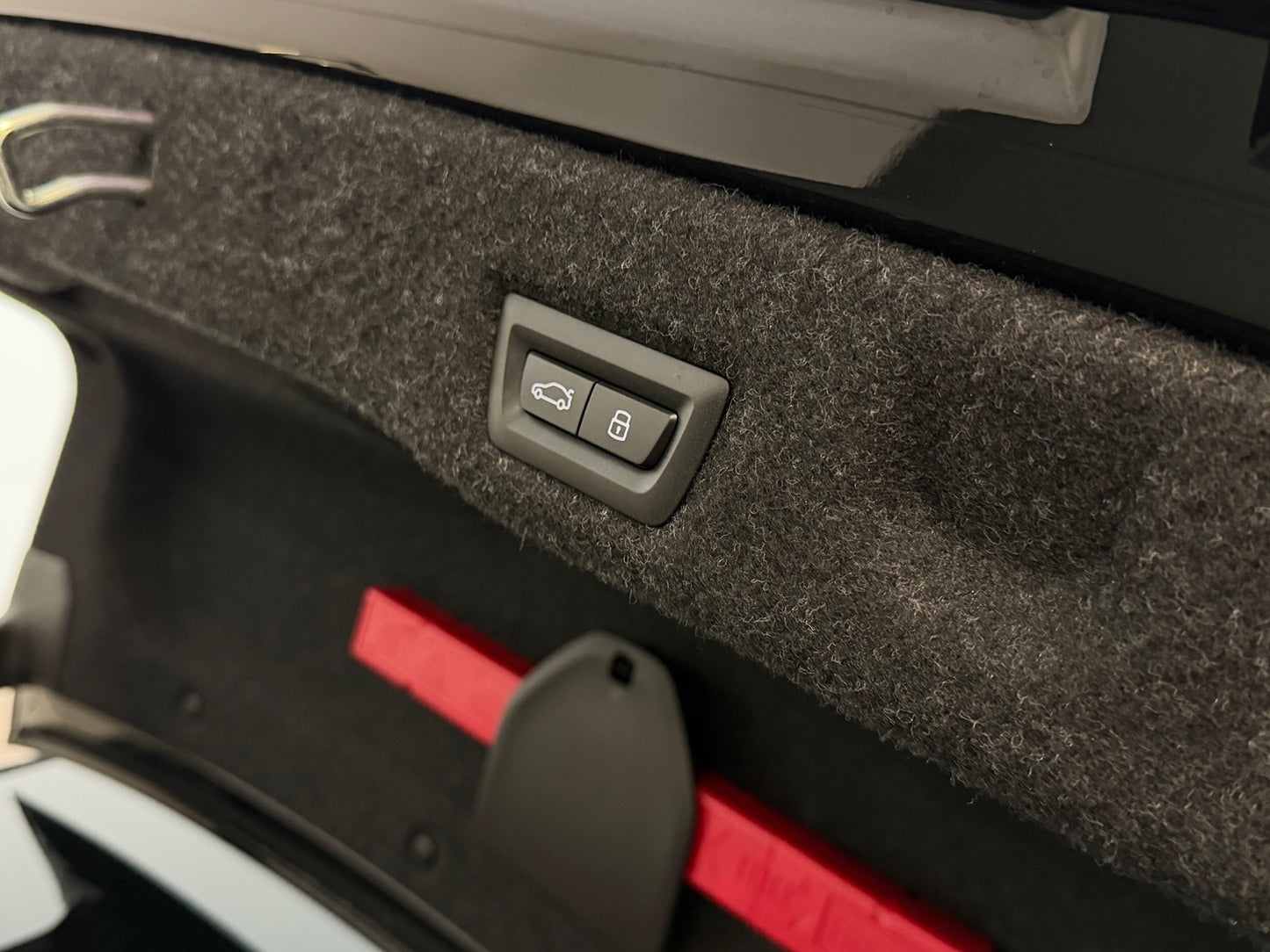 BMW G60 520i MHEV 218hp M-Sport Package Pro Black