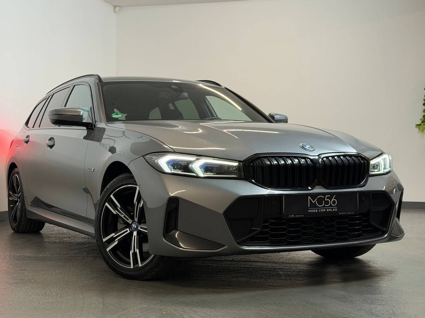 BMW 330E Touring x-Drive M-Sport Package Facelift