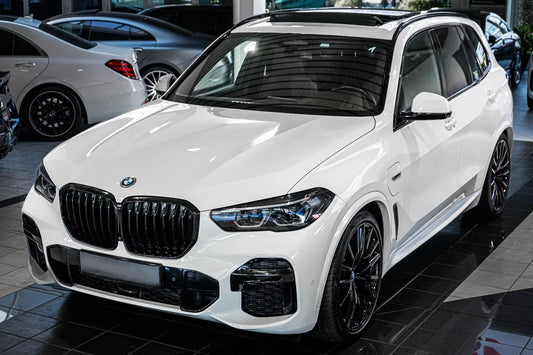BMW X5 45e M-Sport Package Plug-in Hybrid Mineralweiss Metallic