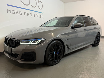 BMW 530E Touring M-Sport Package x-Drive Berninagrau Bernsteineffekt Metallic