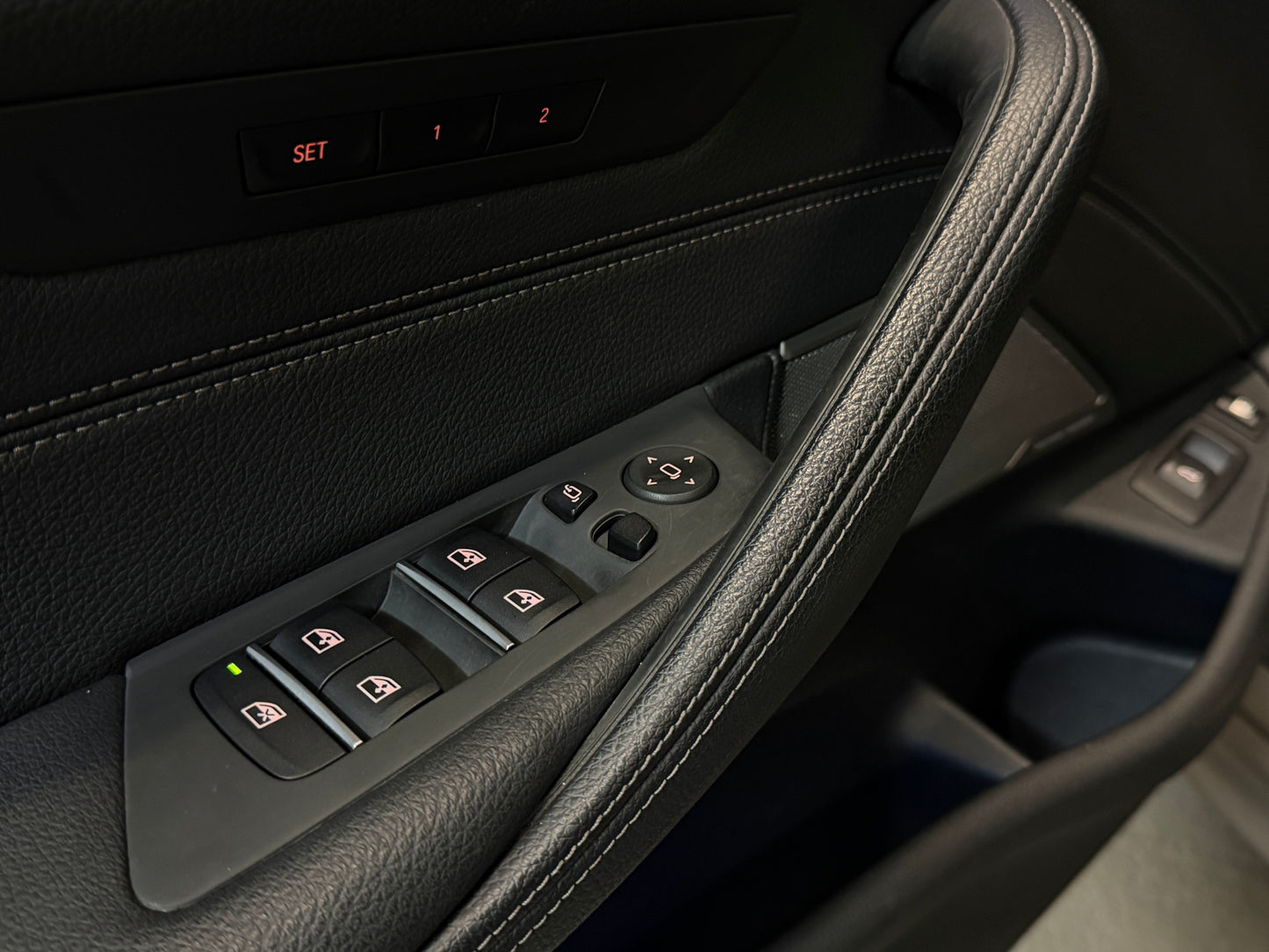 BMW 530E Touring M-Sport Package x-Drive Berninagrau Bernsteineffekt Metallic