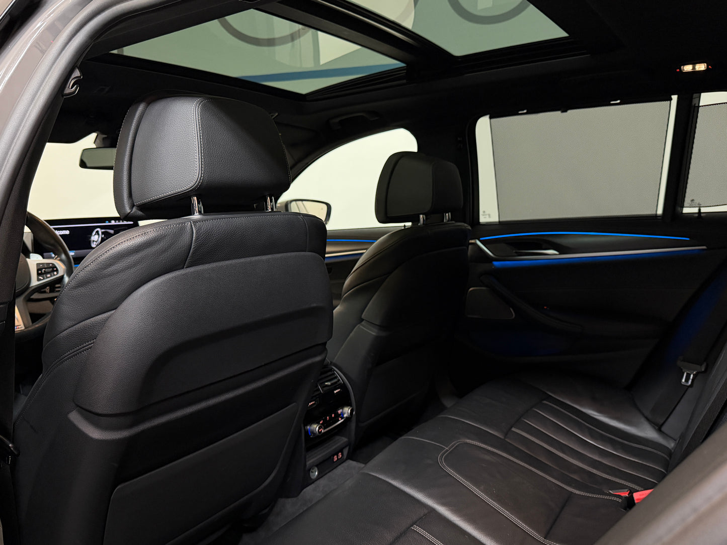 BMW 530E Touring M-Sport Package x-Drive Berninagrau Bernsteineffekt Metallic