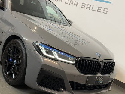 BMW 530E Touring M-Sport Package x-Drive Berninagrau Bernsteineffekt Metallic