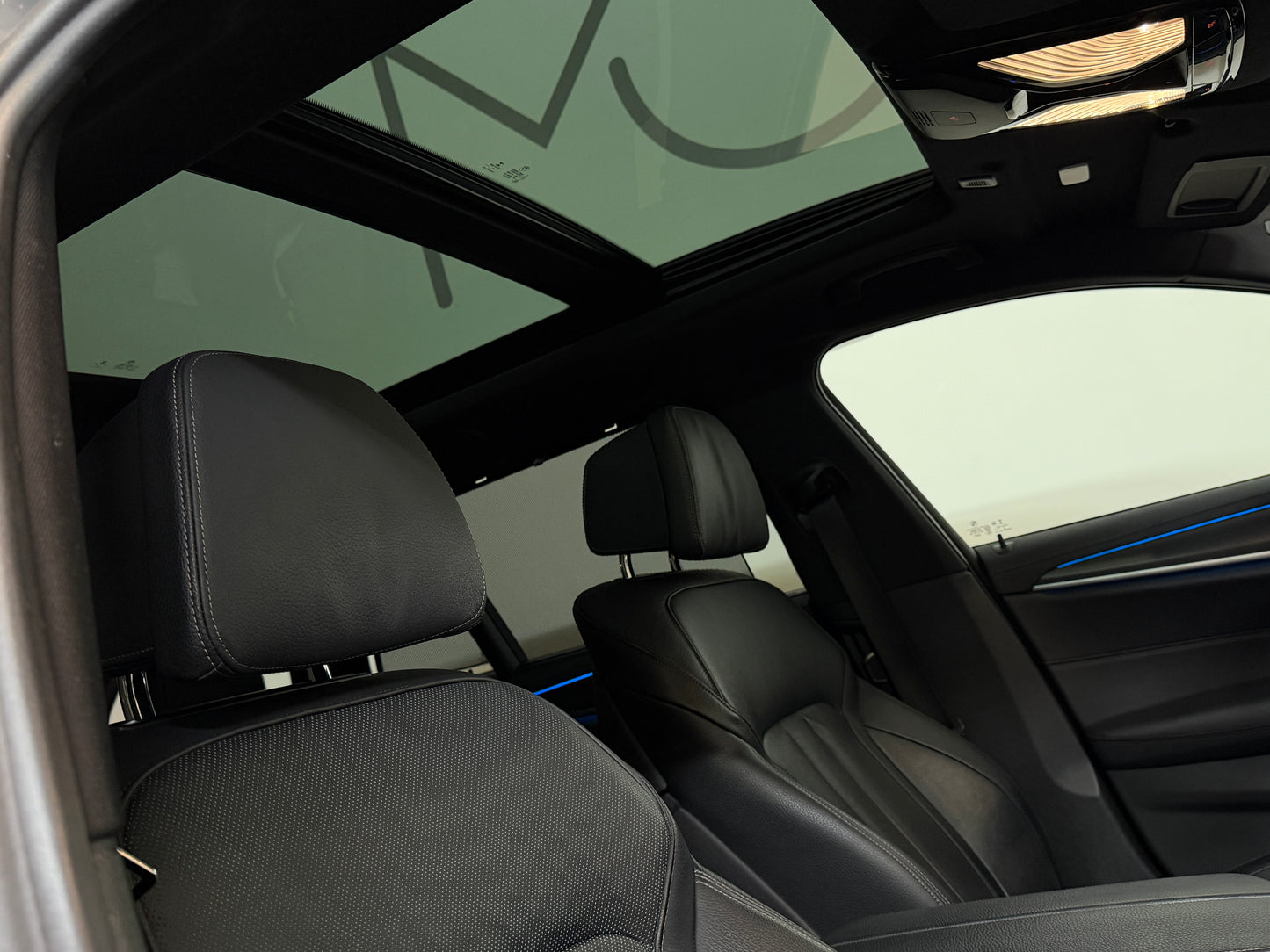 BMW 530E Touring M-Sport Package x-Drive Berninagrau Bernsteineffekt Metallic