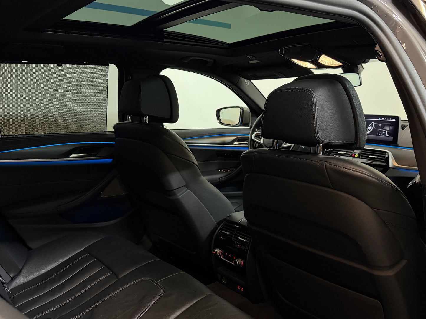 BMW 530E Touring M-Sport Package x-Drive Berninagrau Bernsteineffekt Metallic