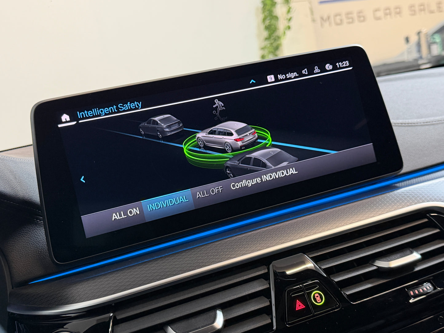 BMW 530E Touring M-Sport Package x-Drive Berninagrau Bernsteineffekt Metallic