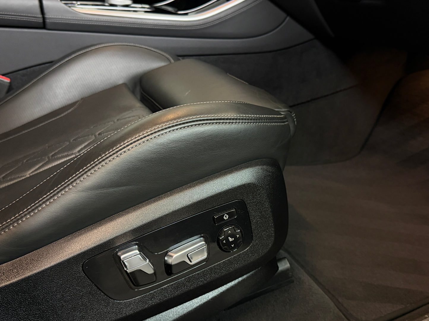 BMW X5 45e M-Sport Package Plug-in Hybrid Black Edition M Seats