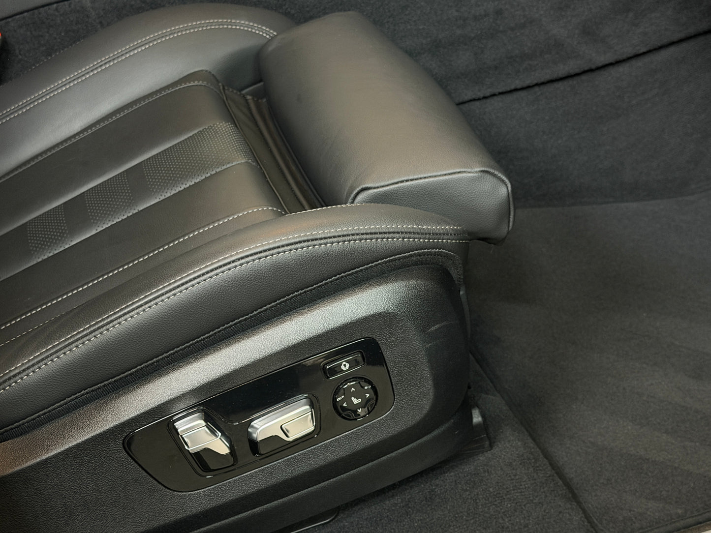 BMW X5 45e M-Sport Package Plug-in Hybrid Black