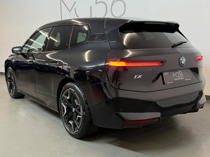 BMW iX 40 x-Drive M-Sport Package Black Soft Close
