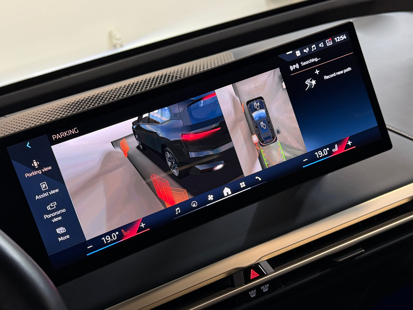 BMW iX 40 x-Drive M-Sport Package Black Soft Close