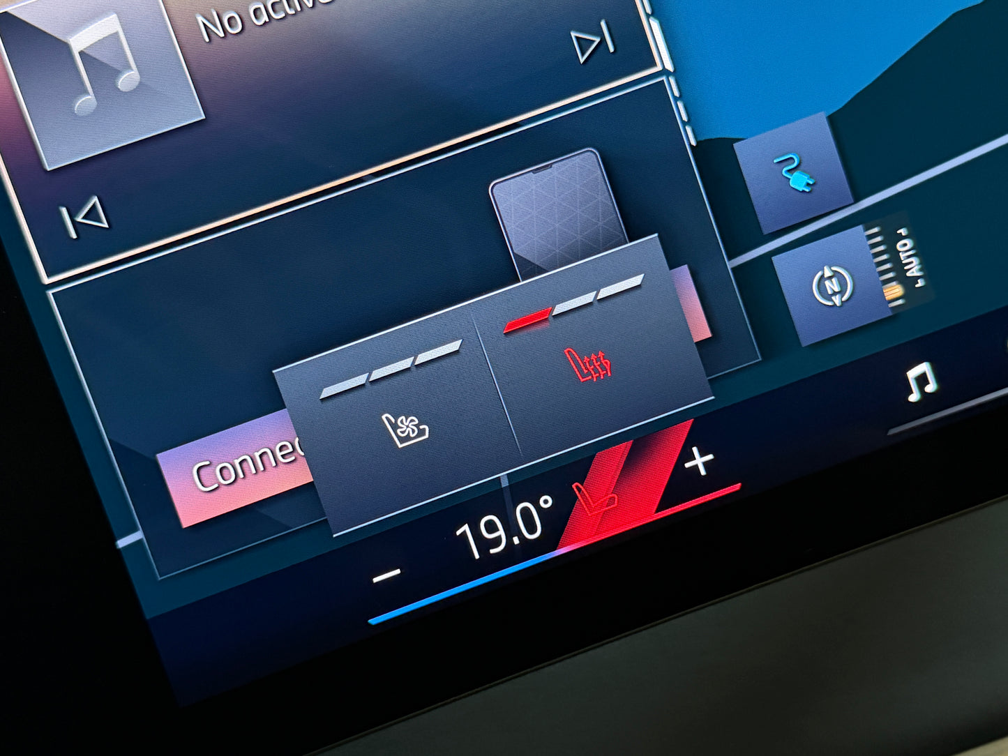 BMW iX 40 x-Drive M-Sport Package Black Soft Close