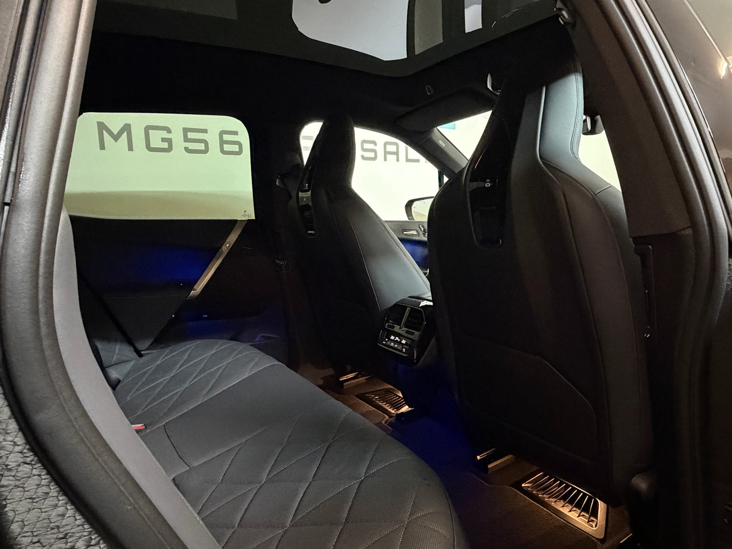 BMW iX 40 x-Drive M-Sport Package Black Soft Close