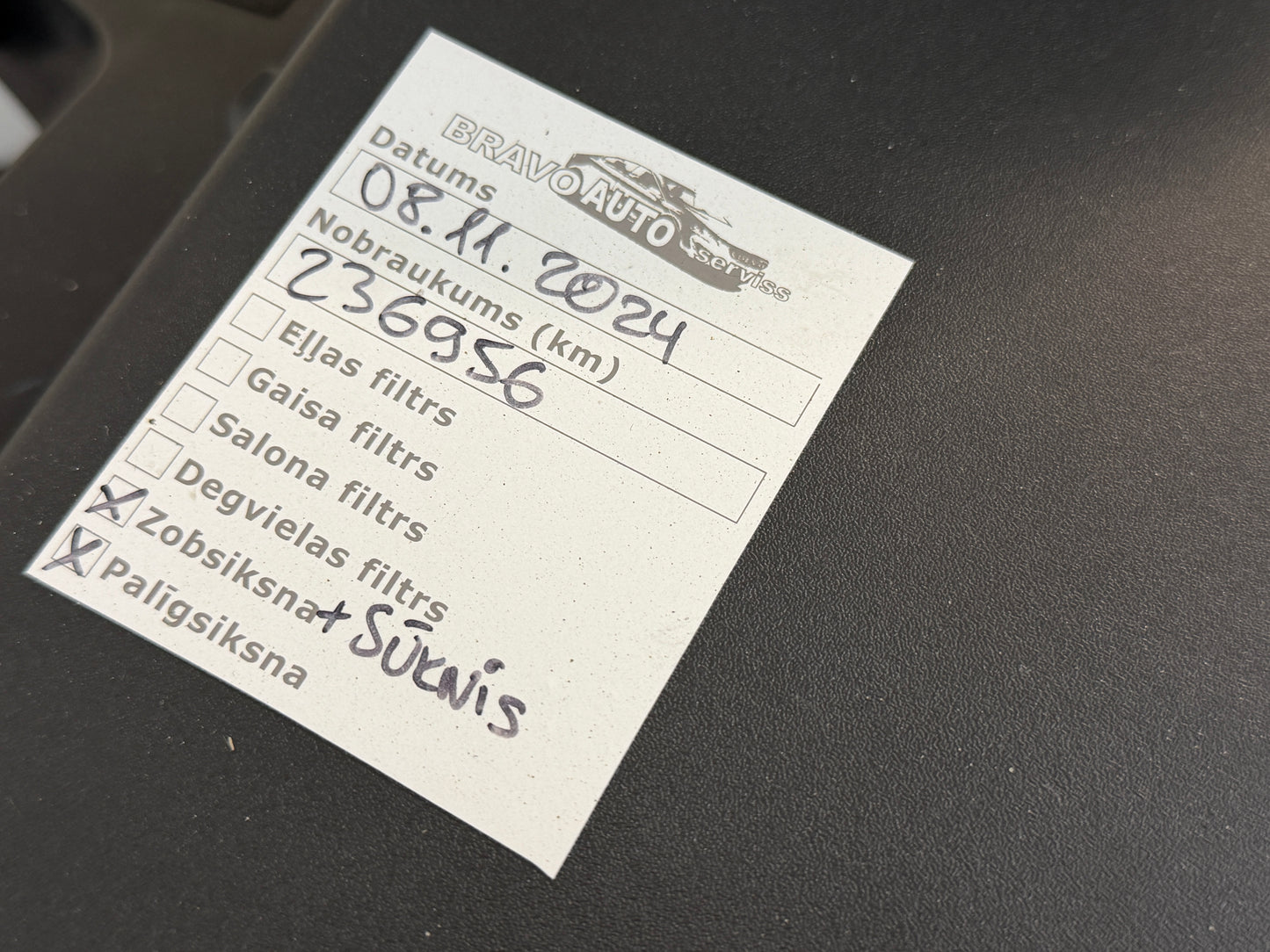 Volvo XC60 2.4 D5 R-Design AWD