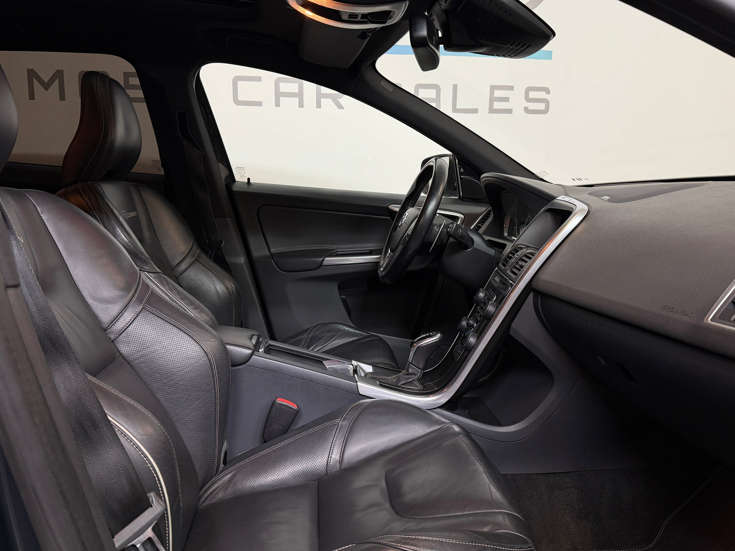 Volvo XC60 2.4 D5 R-Design AWD