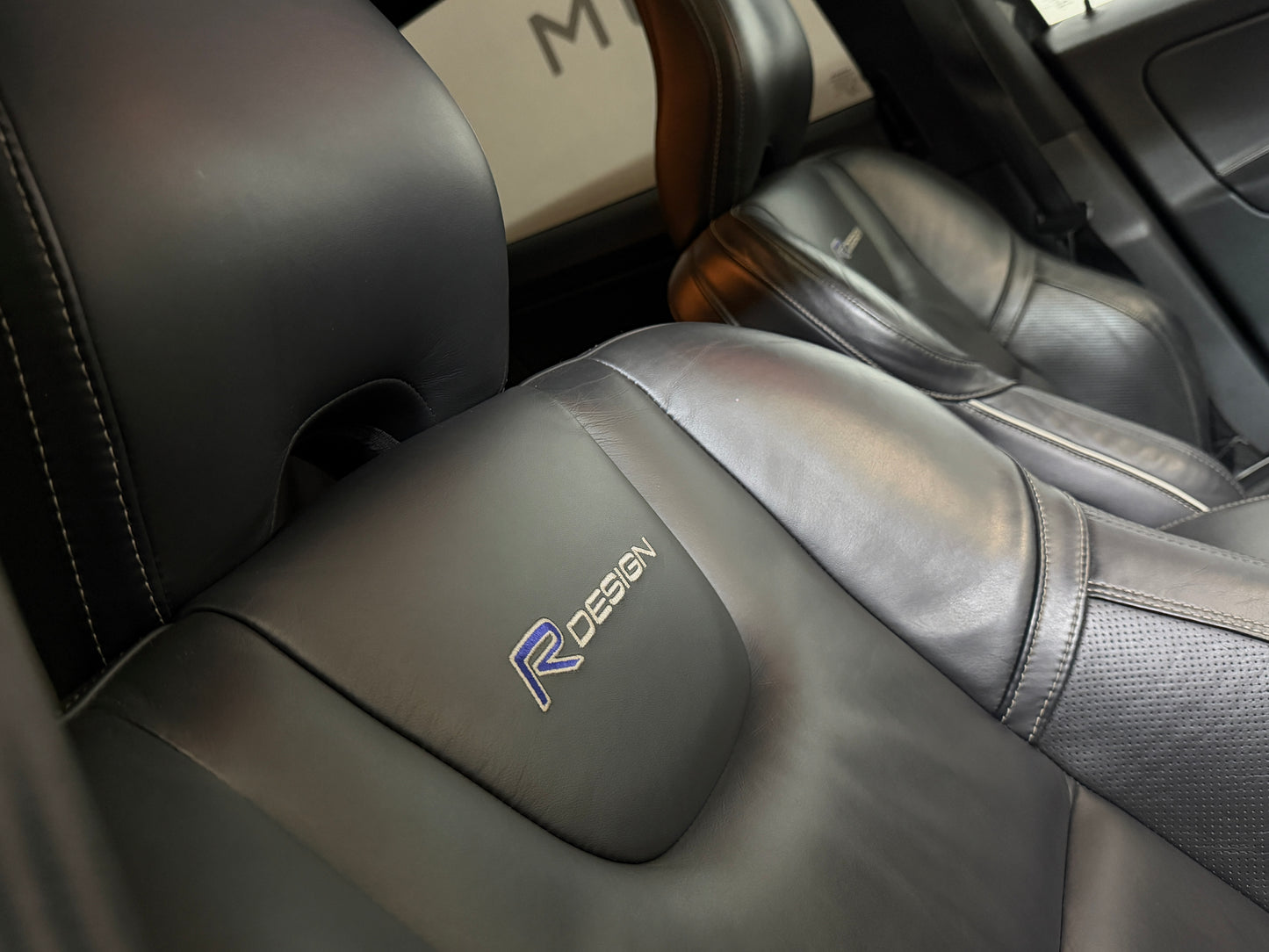 Volvo XC60 2.4 D5 R-Design AWD