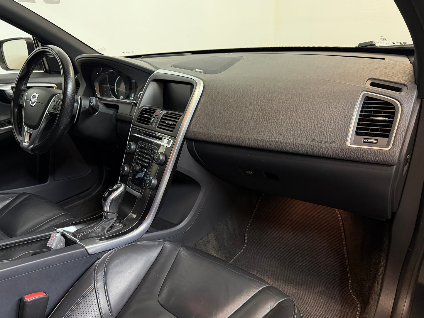 Volvo XC60 2.4 D5 R-Design AWD