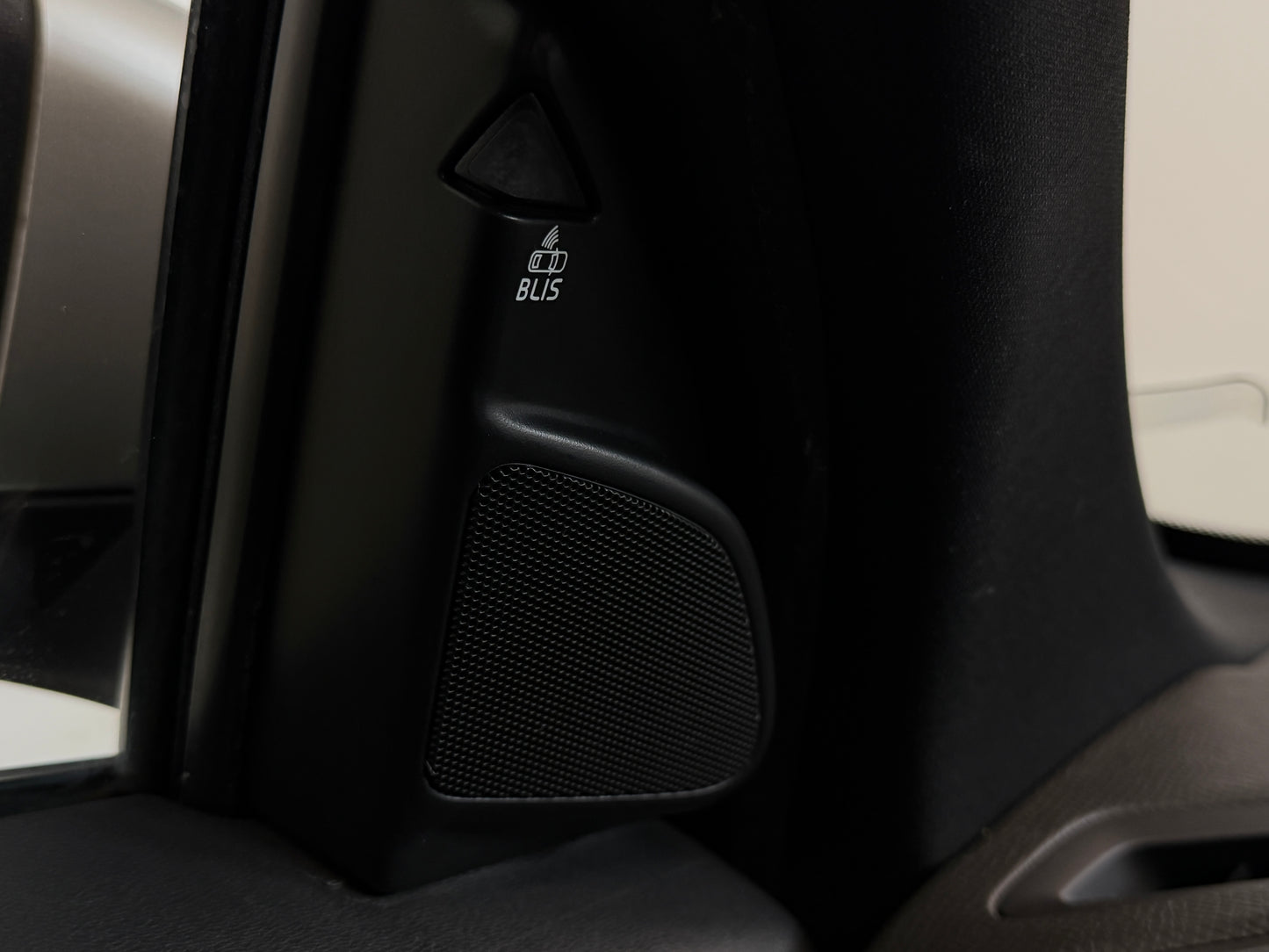 Volvo XC60 2.4 D5 R-Design AWD