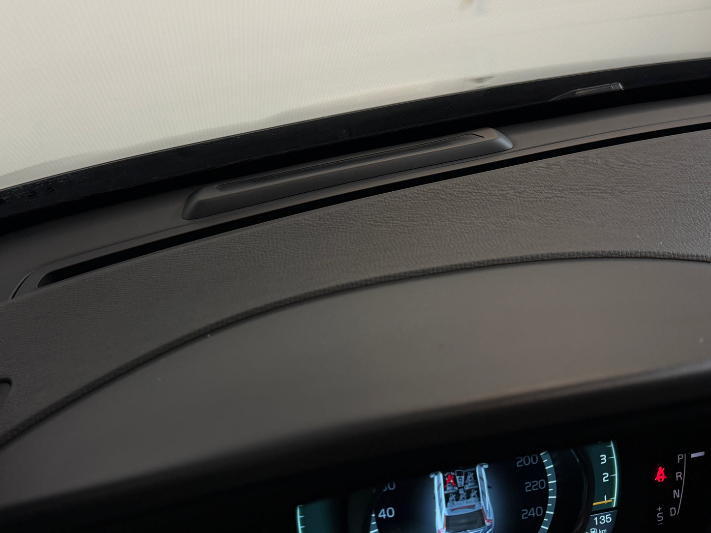 Volvo XC60 2.4 D5 R-Design AWD