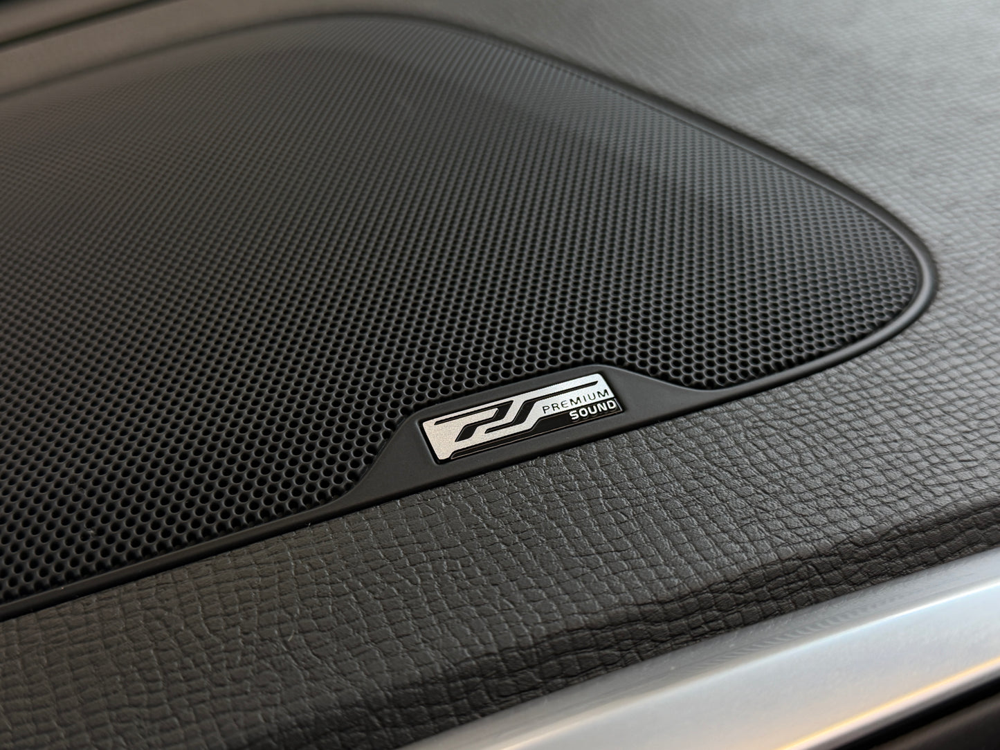 Volvo XC60 2.4 D5 R-Design AWD