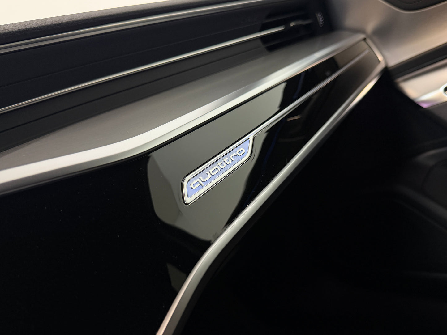 Audi A6 55 TFSI Avant S-Line Sport E-Quattro S-tronic