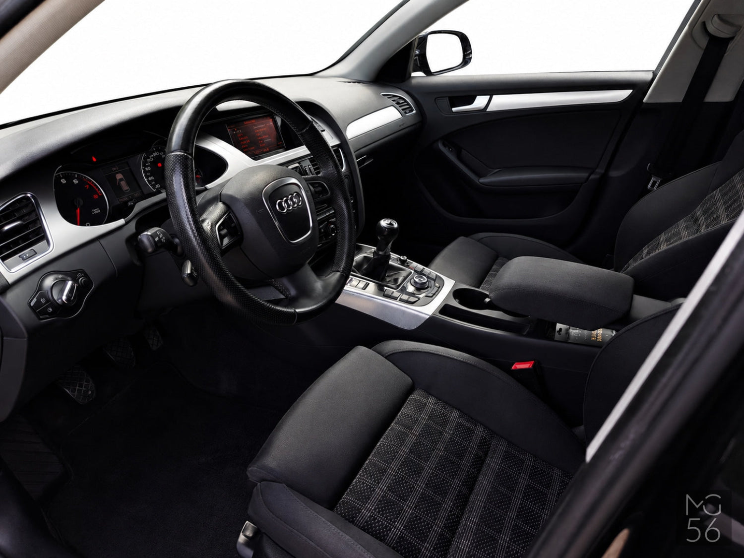 Audi A4 Avant 1.8 2012 TFSI Phantom Black Pearlescent - Audi
