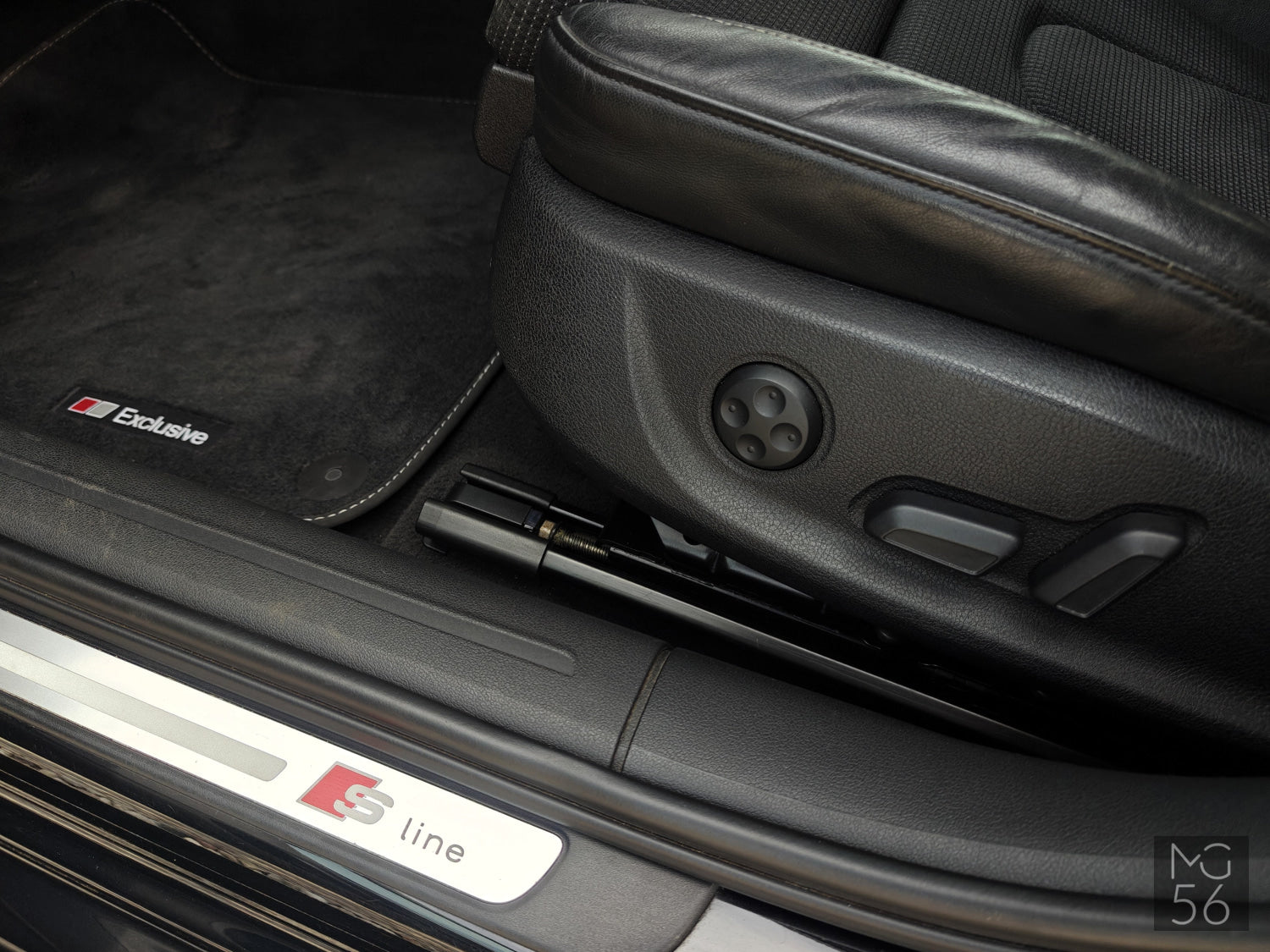 Audi A4 Avant 2.0 TFSI Quattro S line Phantom Black Pearlescent - Audi