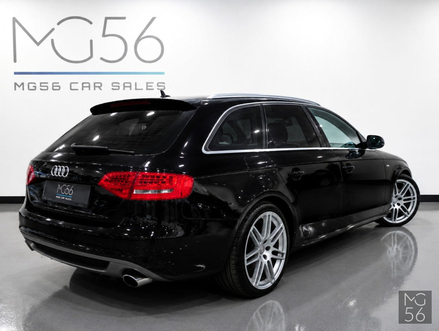Audi A4 Avant 2.0 TFSI Quattro S line Phantom Black Pearlescent - Audi