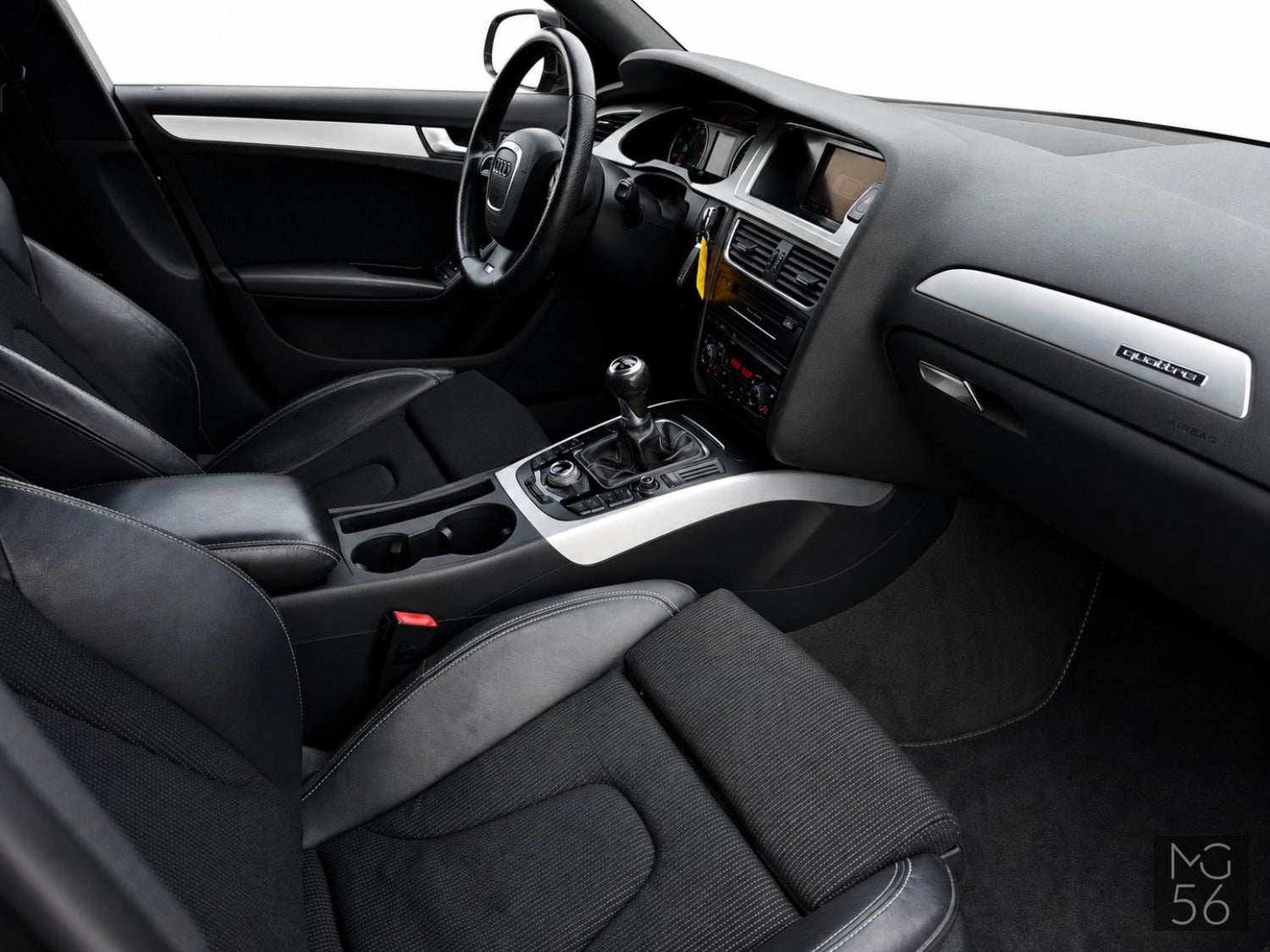 Audi A4 Avant 2.0 TFSI Quattro S line Phantom Black Pearlescent - Audi