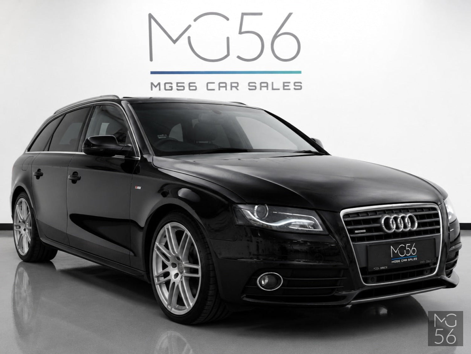 Audi A4 Avant 2.0 TFSI Quattro S line Phantom Black Pearlescent - Audi
