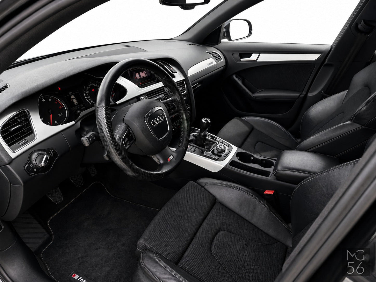 Audi A4 Avant 2.0 TFSI Quattro S line Phantom Black Pearlescent - Audi