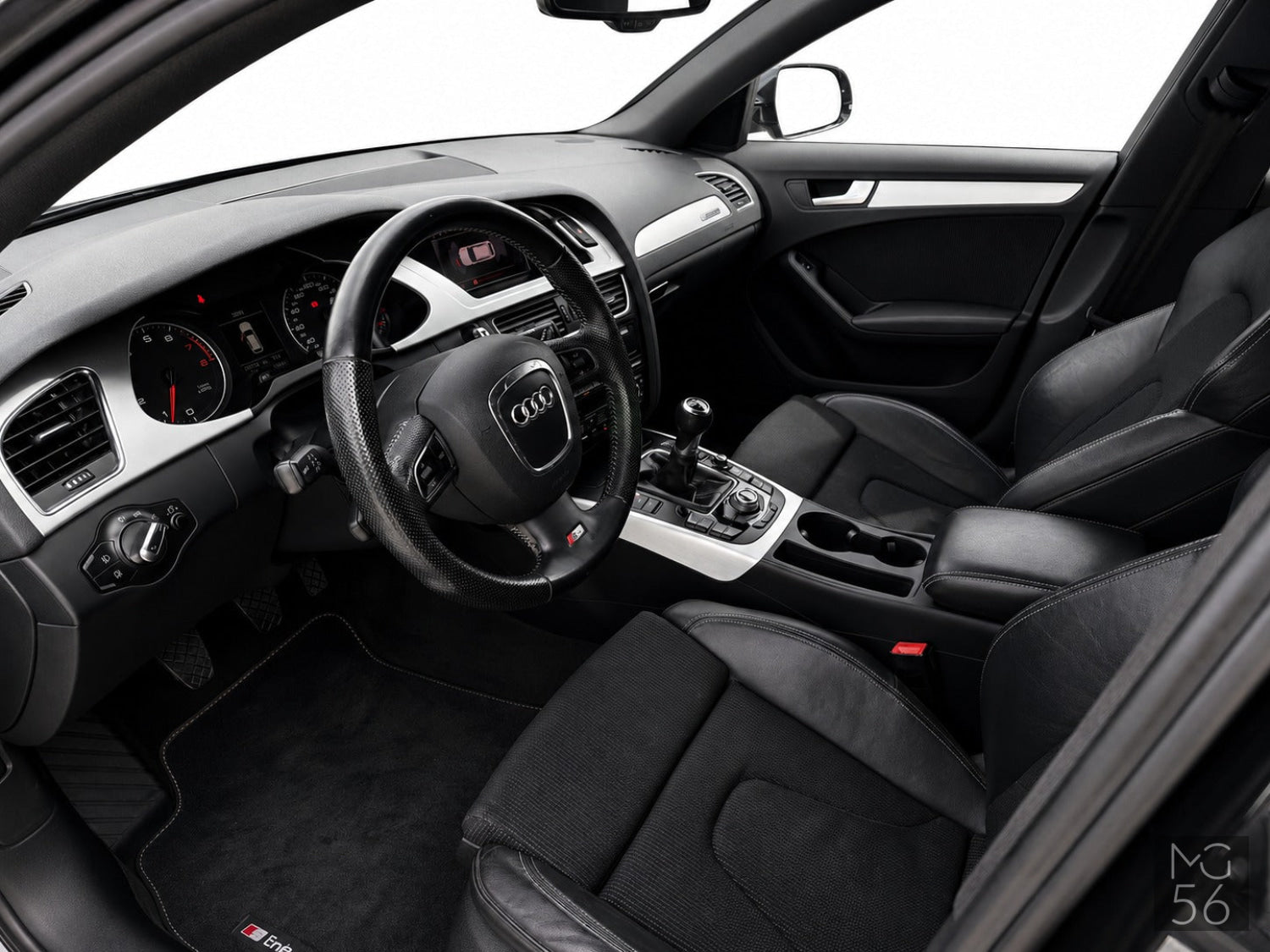 Audi A4 Avant 2.0 TFSI Quattro S line Phantom Black Pearlescent - Audi