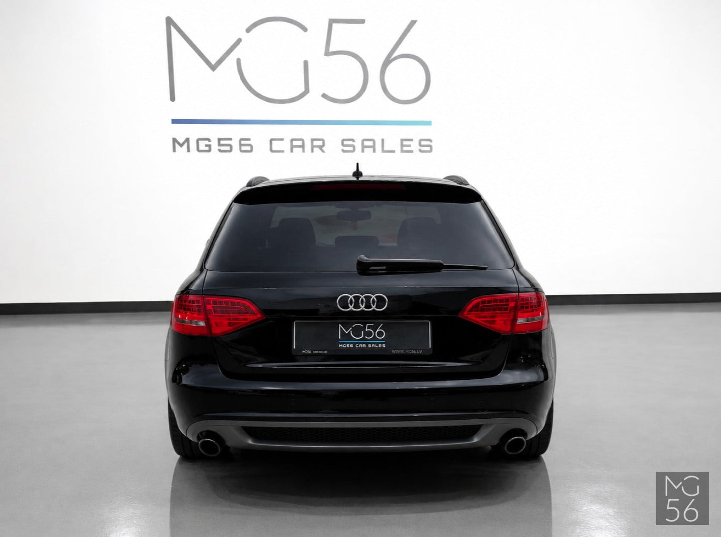 Audi A4 Avant 2.0 TFSI Quattro S line Phantom Black Pearlescent - Audi